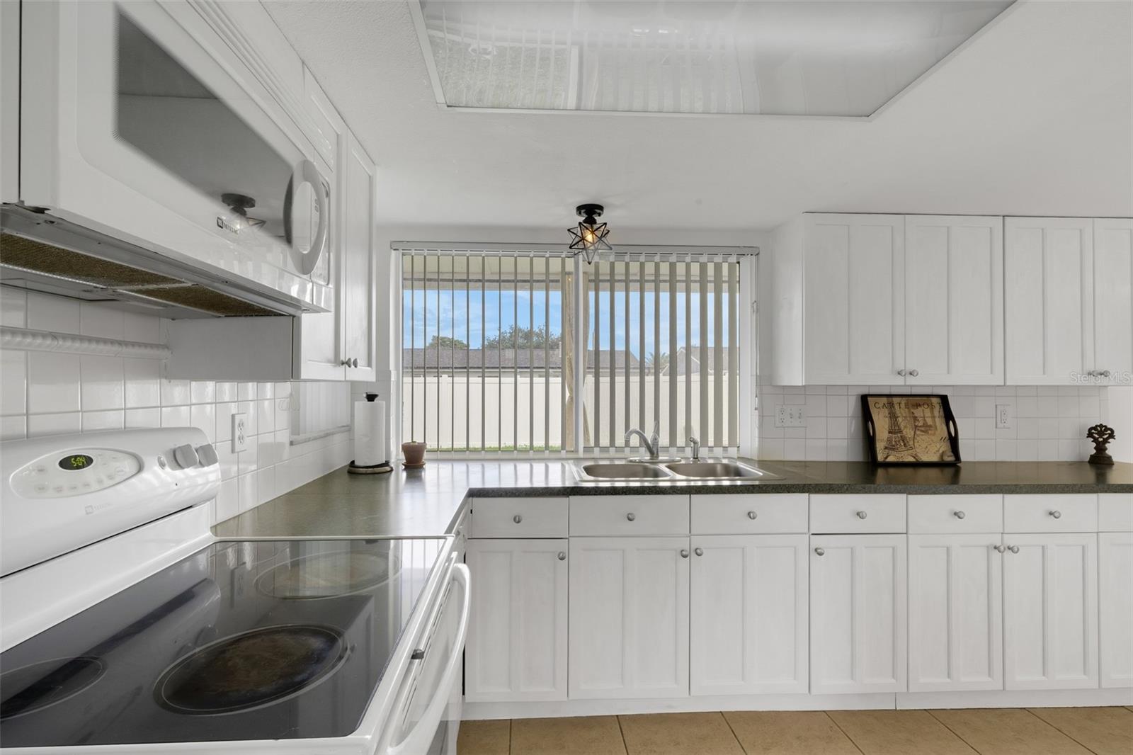 7234 OAKSHIRE DR — photo 10