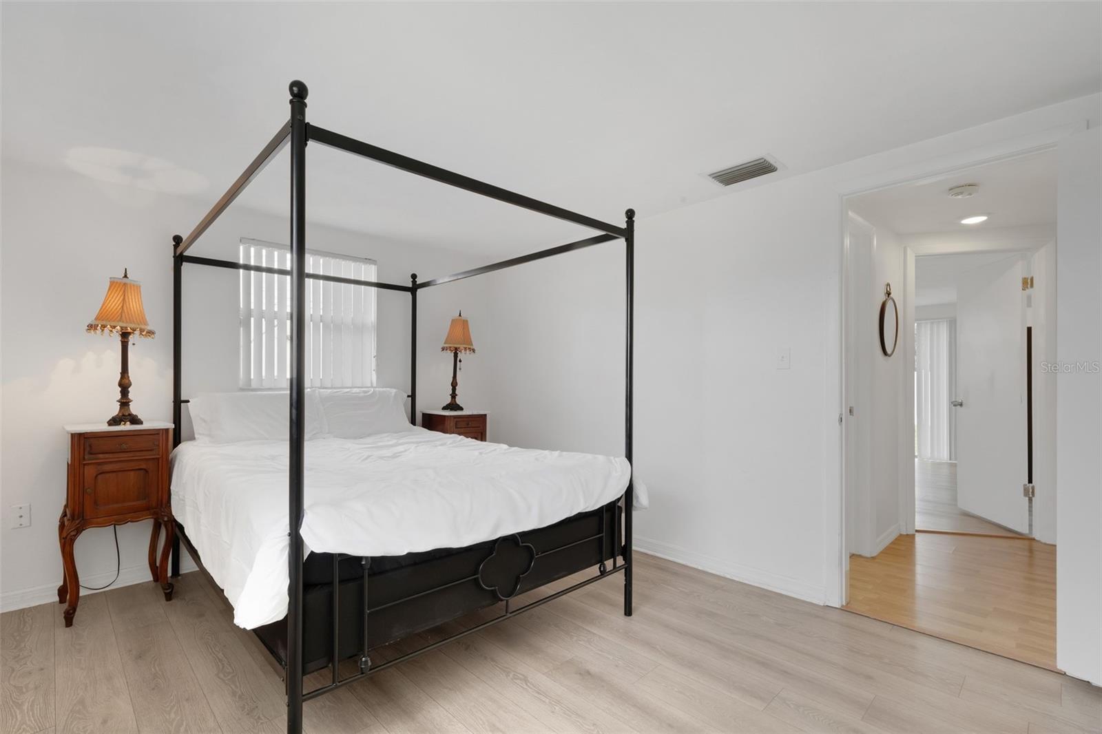 7234 OAKSHIRE DR — photo 20