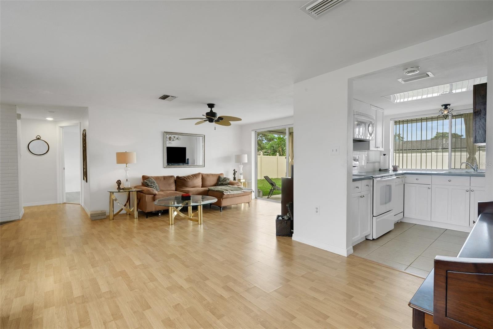 7234 OAKSHIRE DR — photo 9
