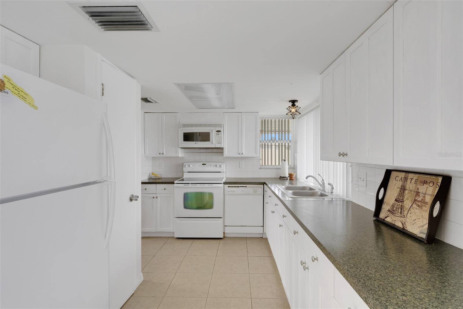 7234 OAKSHIRE DR — photo 12
