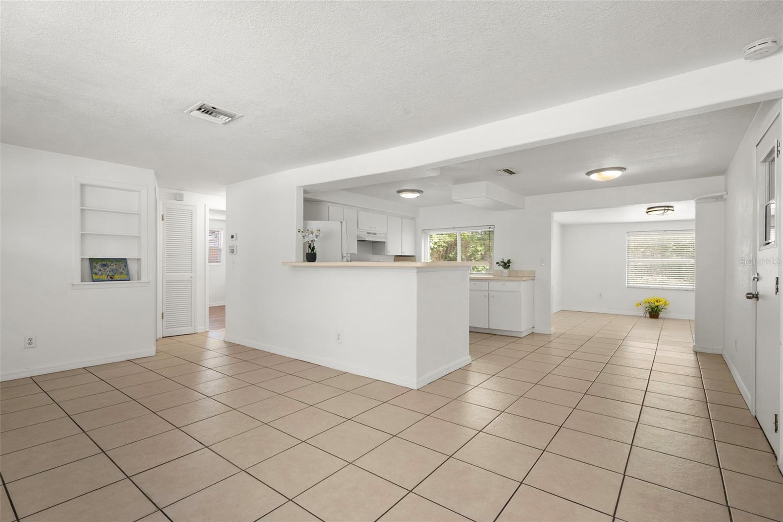 3438 KIMBERLY OAKS DR — photo 2