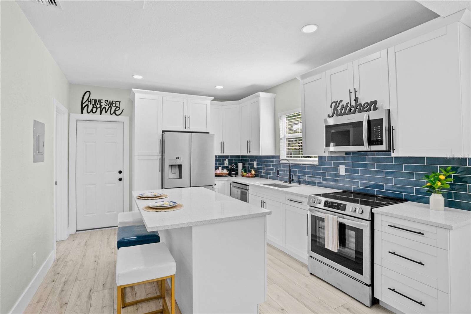 2603 W SAINT CONRAD ST — photo 2