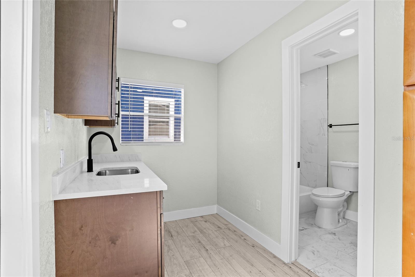 2603 W SAINT CONRAD ST — photo 11