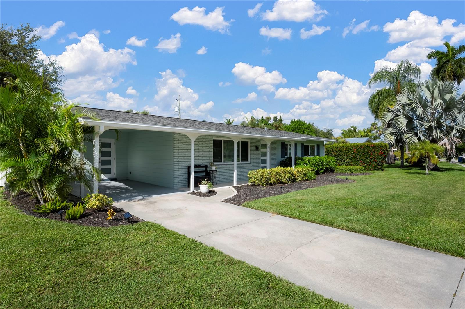 2828 GULF GATE DR — photo 37