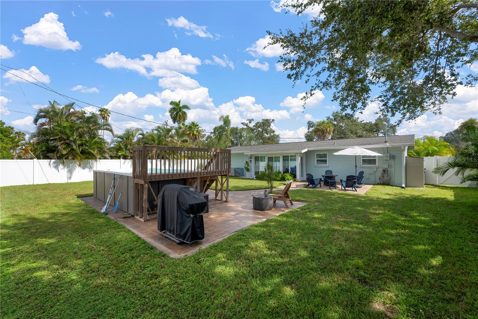 2828 GULF GATE DR — photo 35