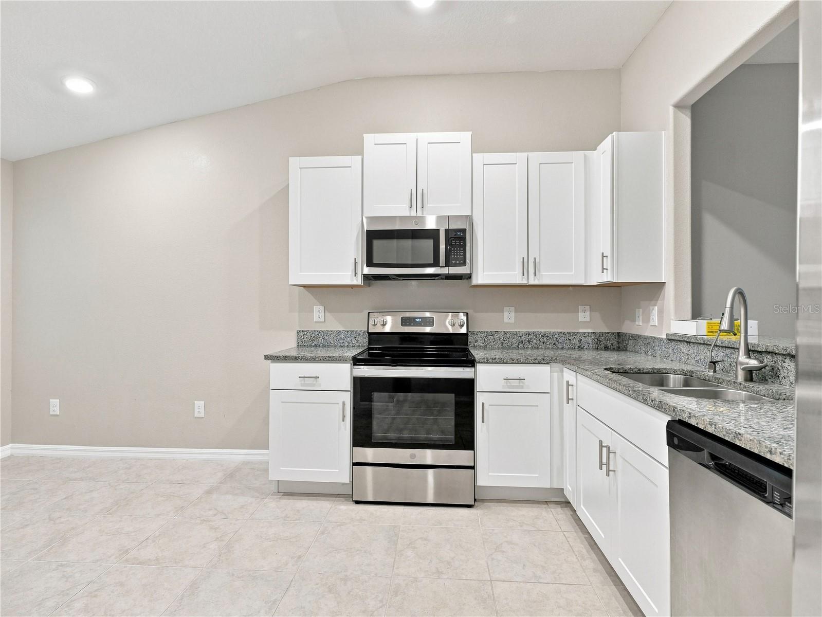 13432 CREST LAKE DR — photo 8
