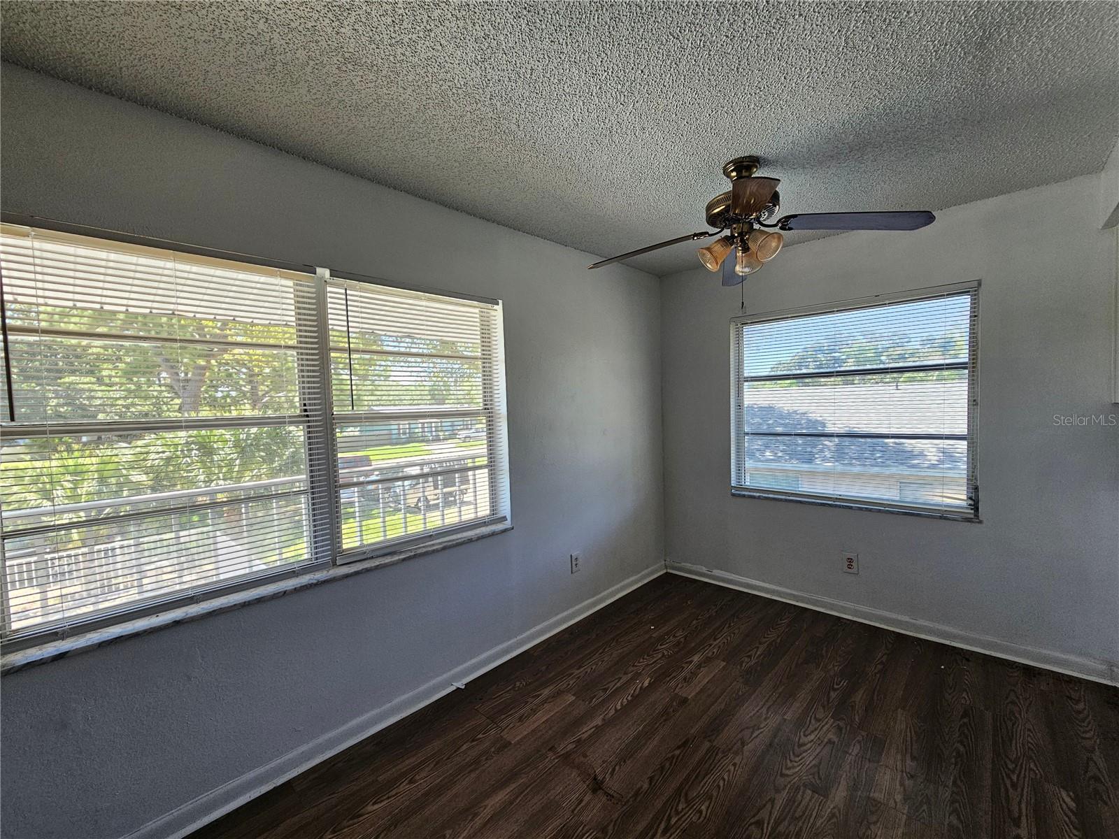 209 NW JEFFERSON CIR N #13 — photo 3