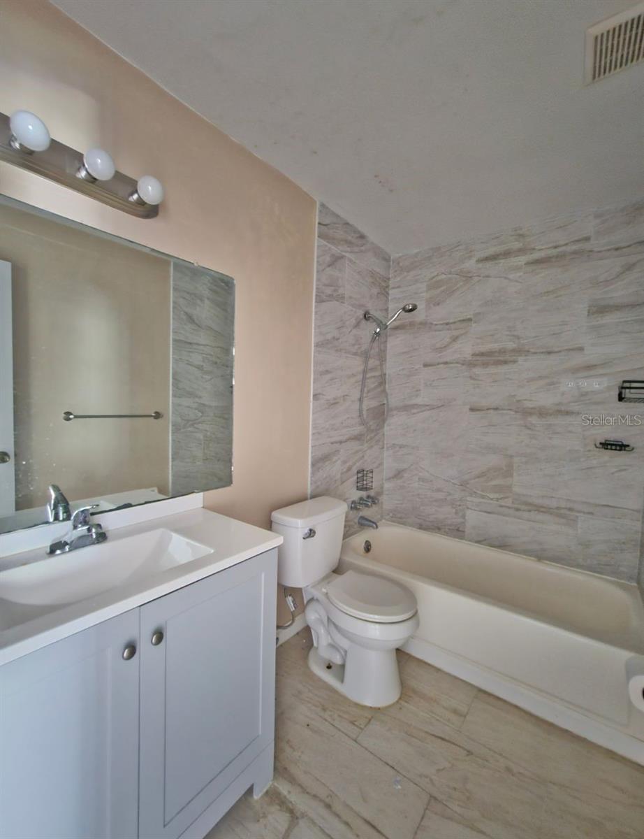 209 NW JEFFERSON CIR N #13 — photo 12