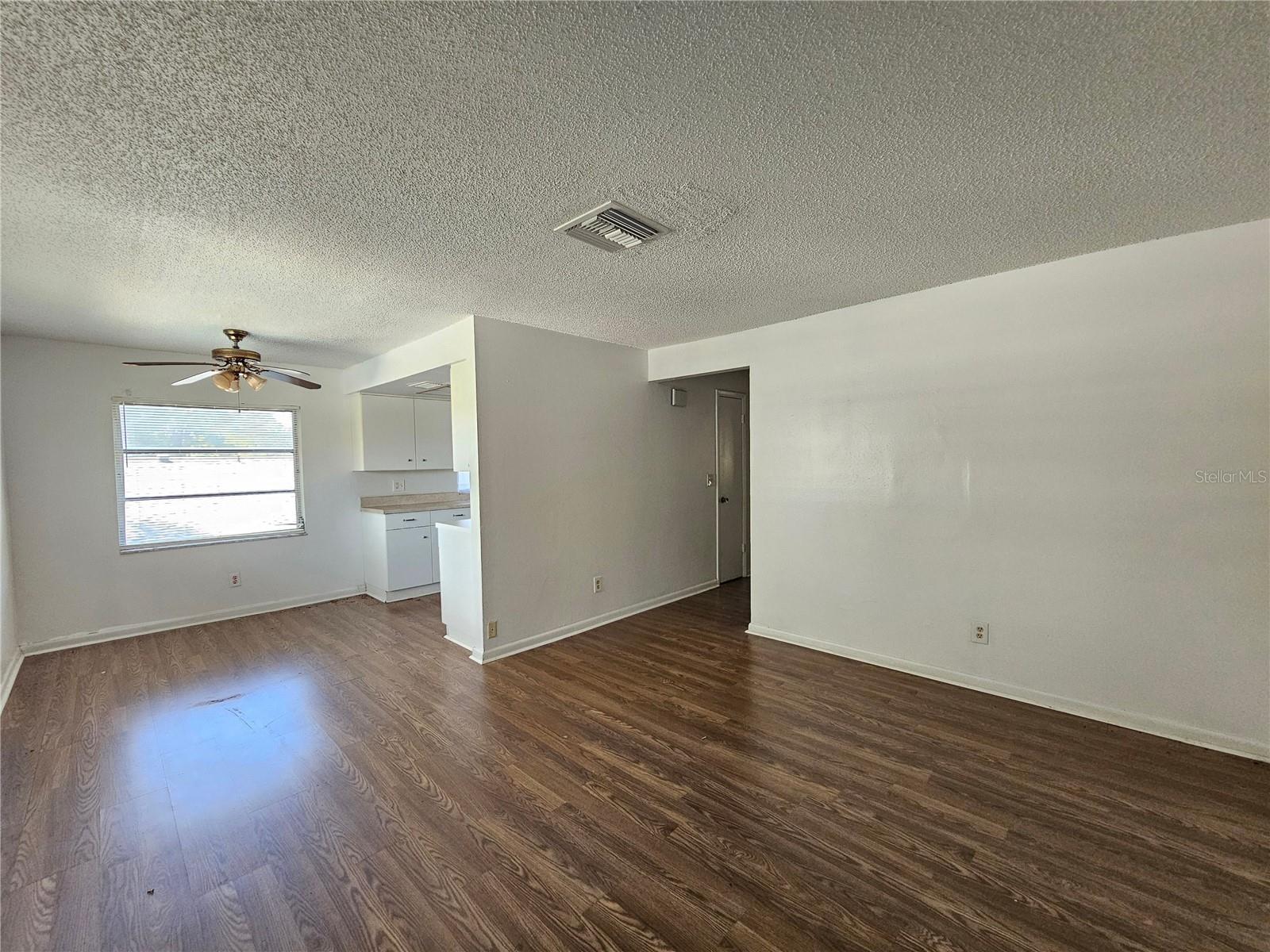 209 NW JEFFERSON CIR N #13 — photo 4