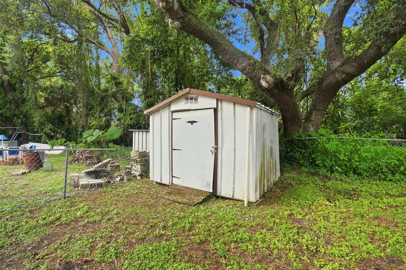 8823 E MILLPOINT RD — photo 31