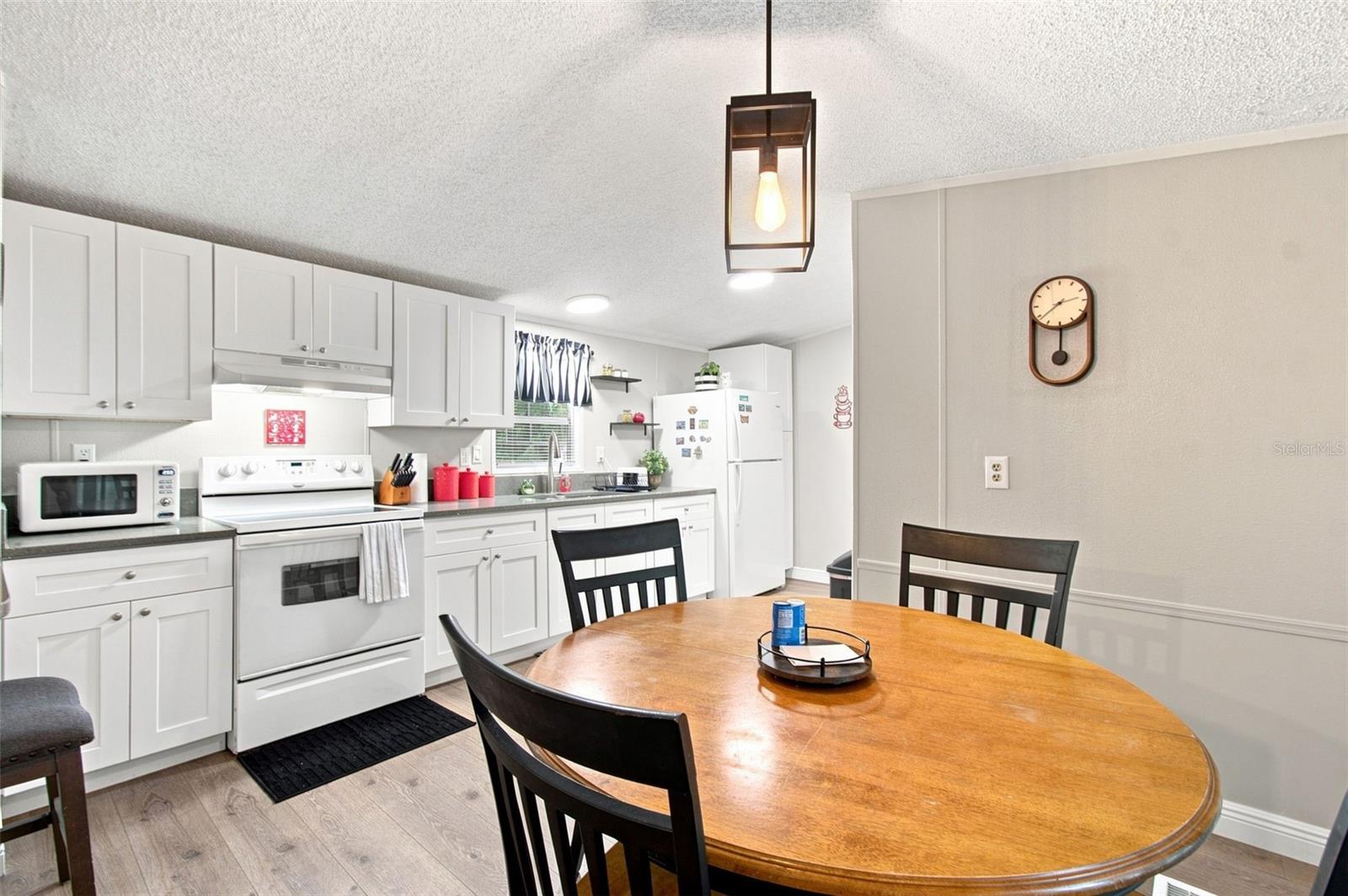 8823 E MILLPOINT RD — photo 9