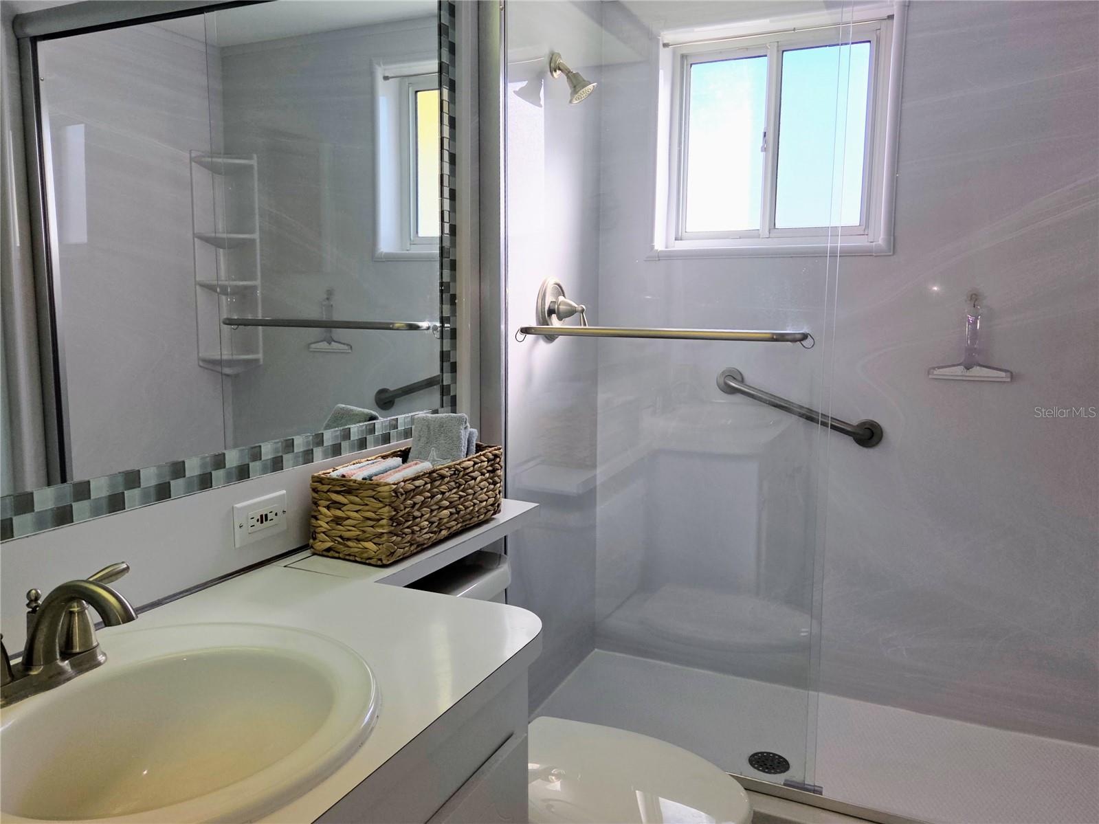 4650 COVE CIR #409 — photo 24