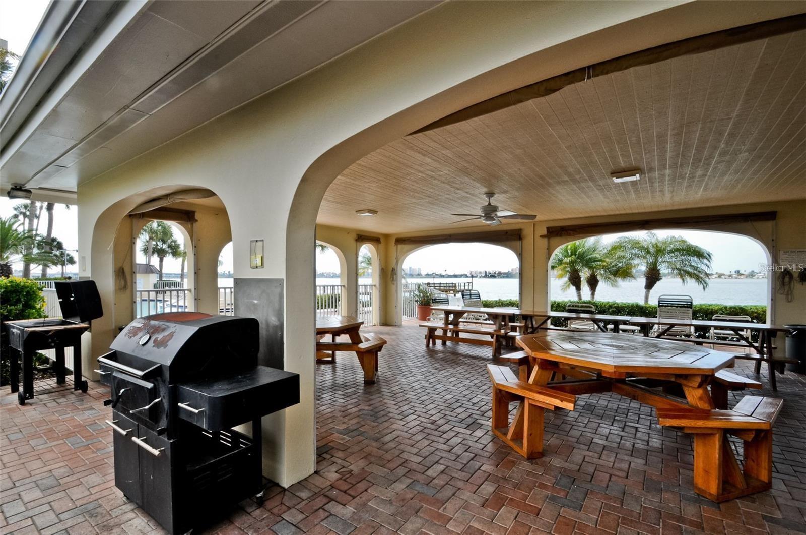 4650 COVE CIR #409 — photo 35