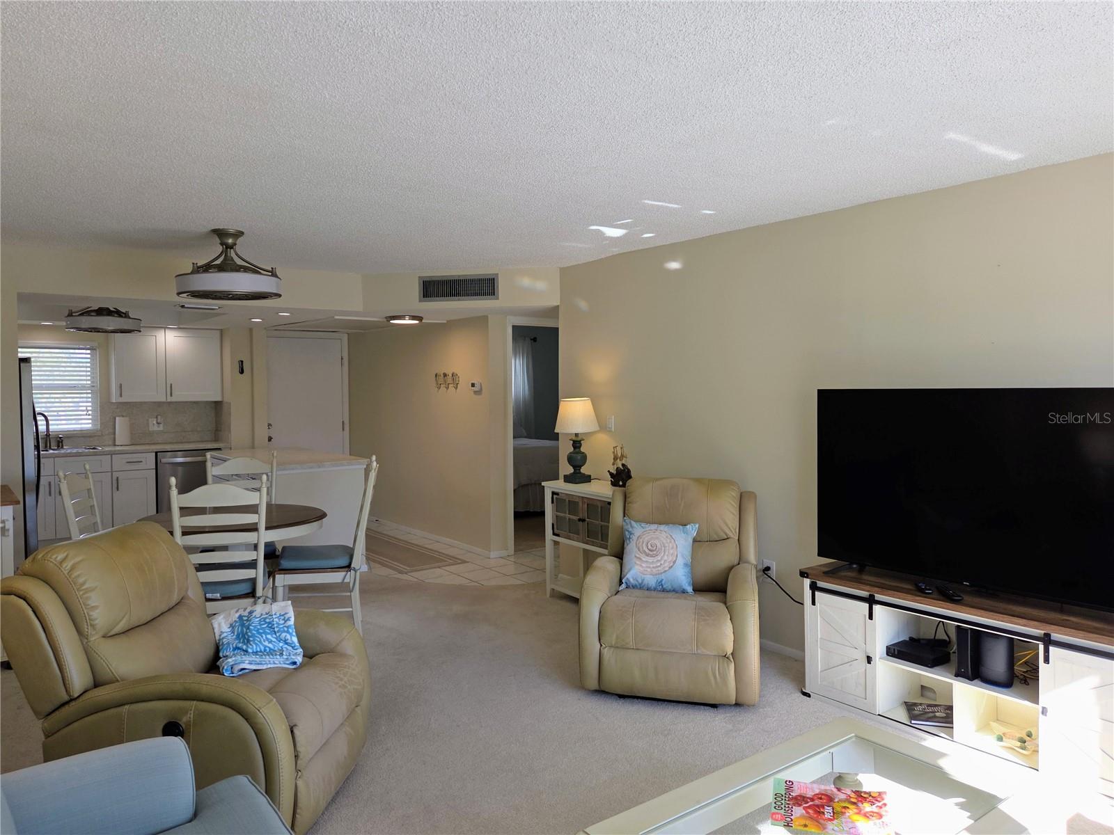 4650 COVE CIR #409 — photo 6