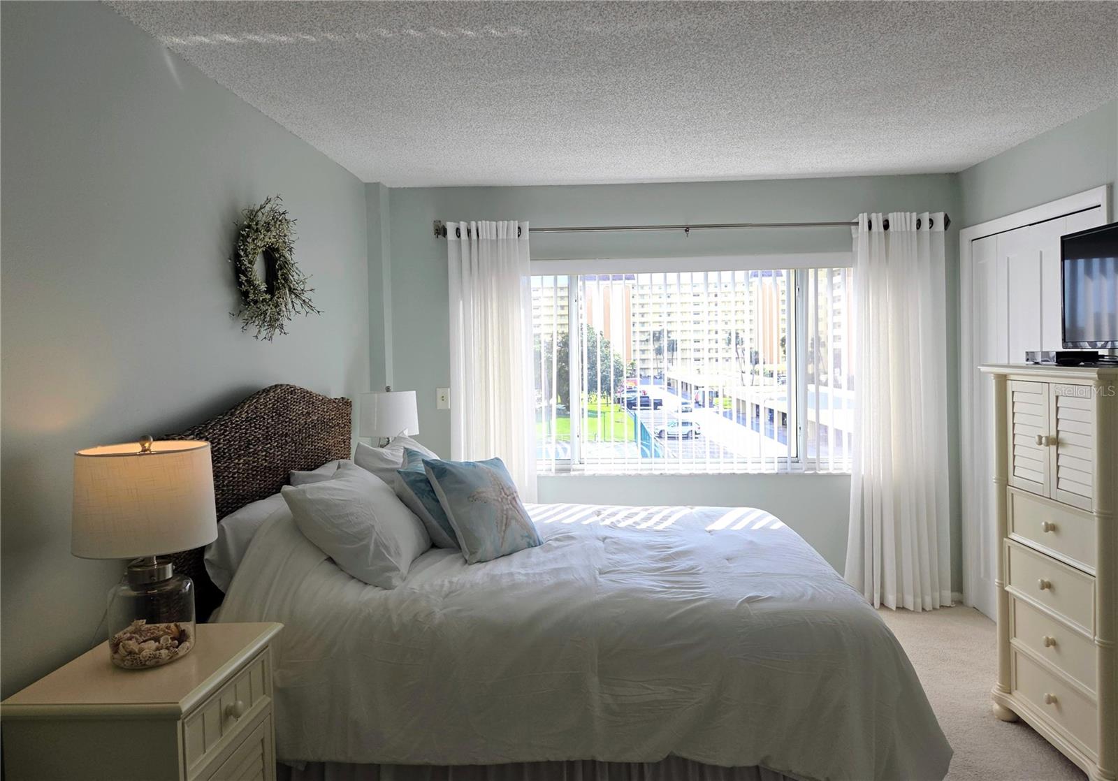 4650 COVE CIR #409 — photo 16