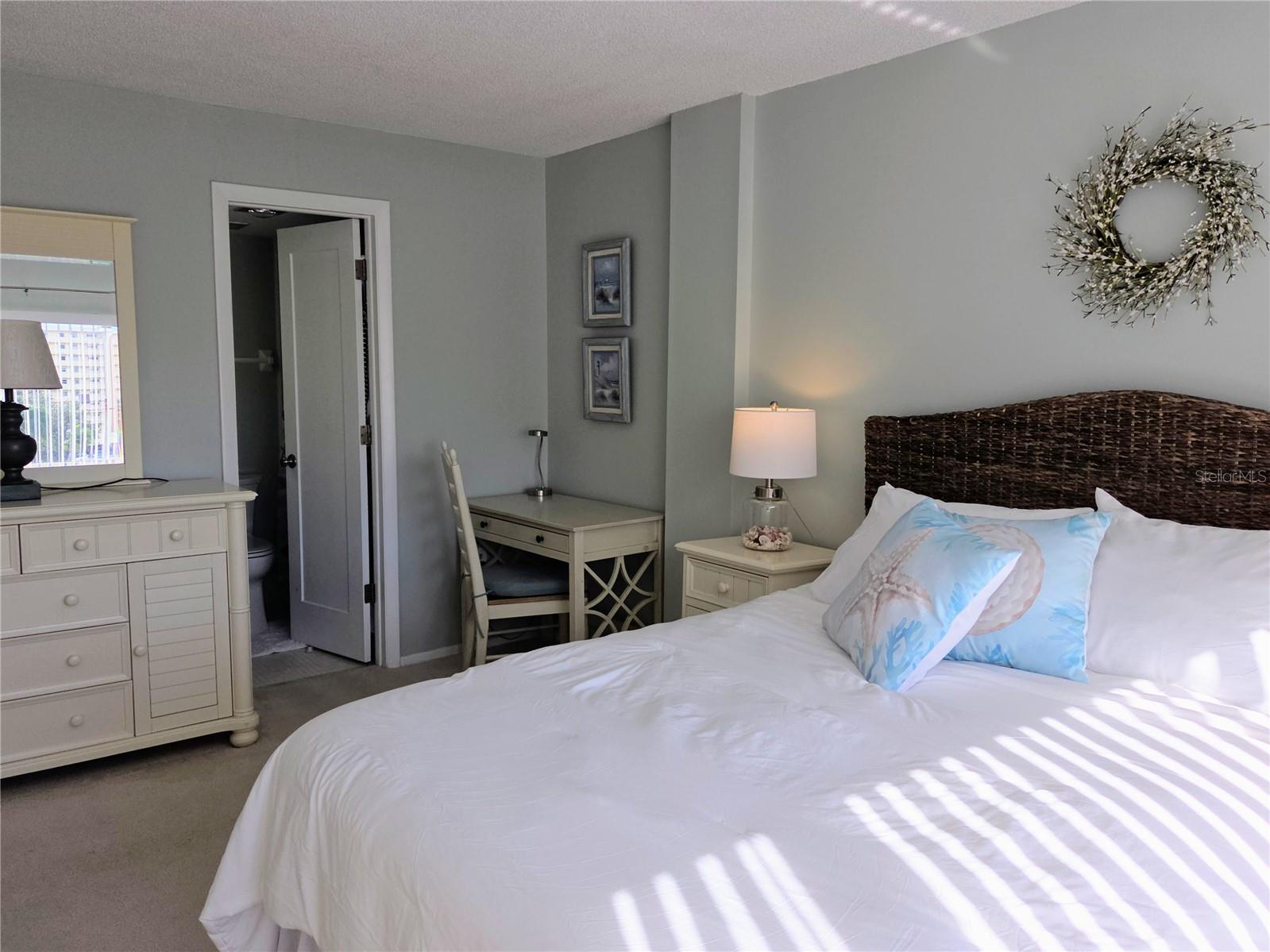 4650 COVE CIR #409 — photo 17