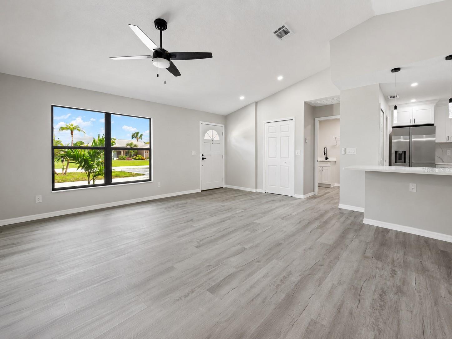 172 SHADY PINE LN — photo 2