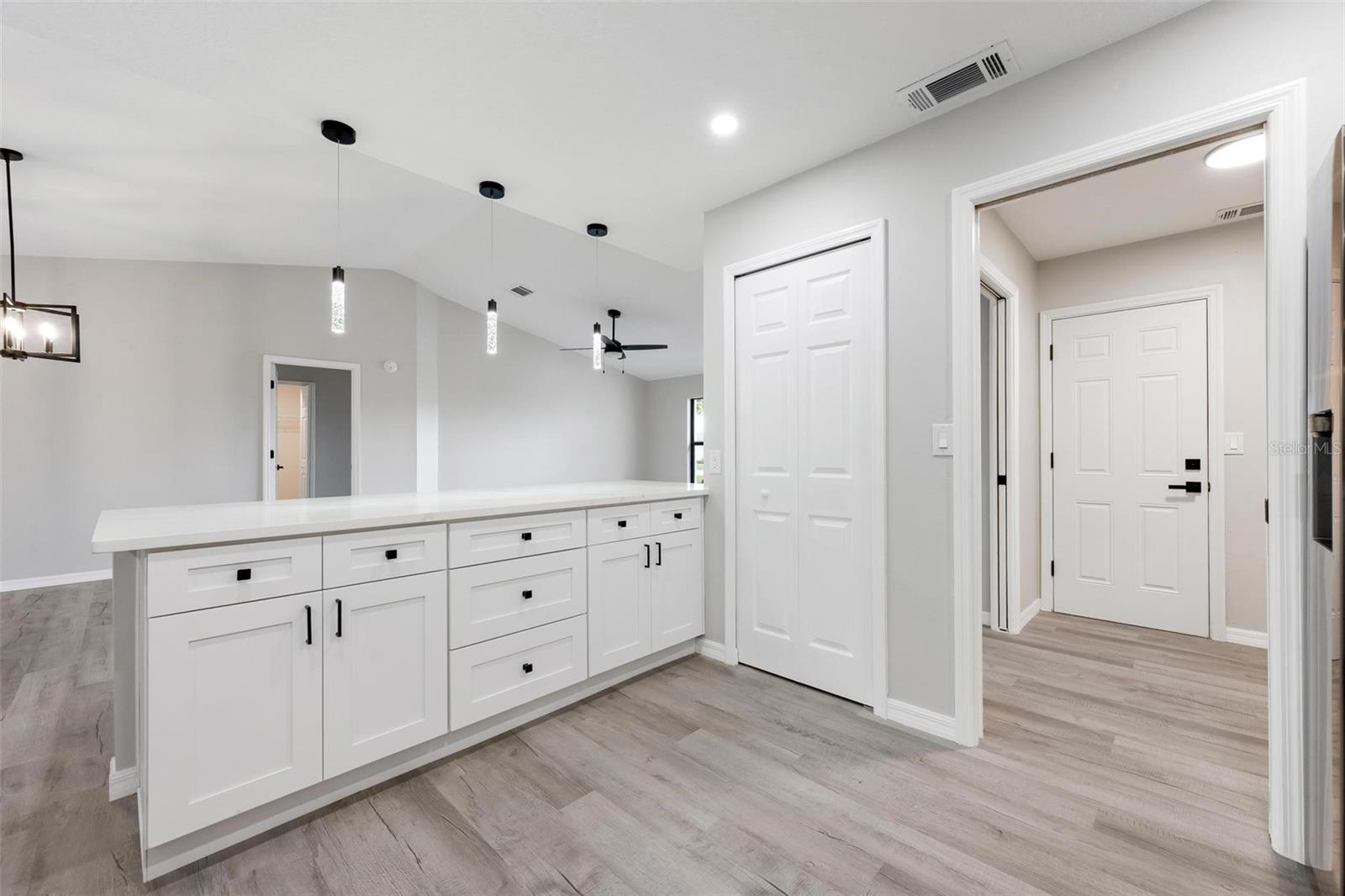 172 SHADY PINE LN — photo 9
