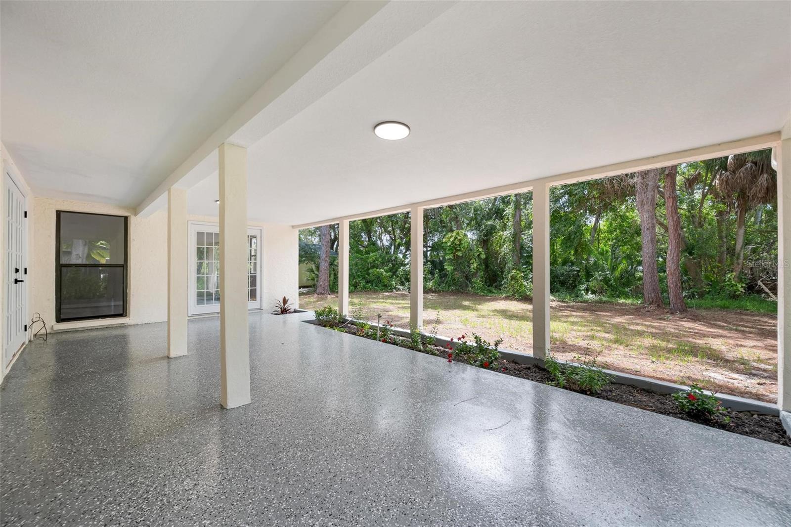 172 SHADY PINE LN — photo 25
