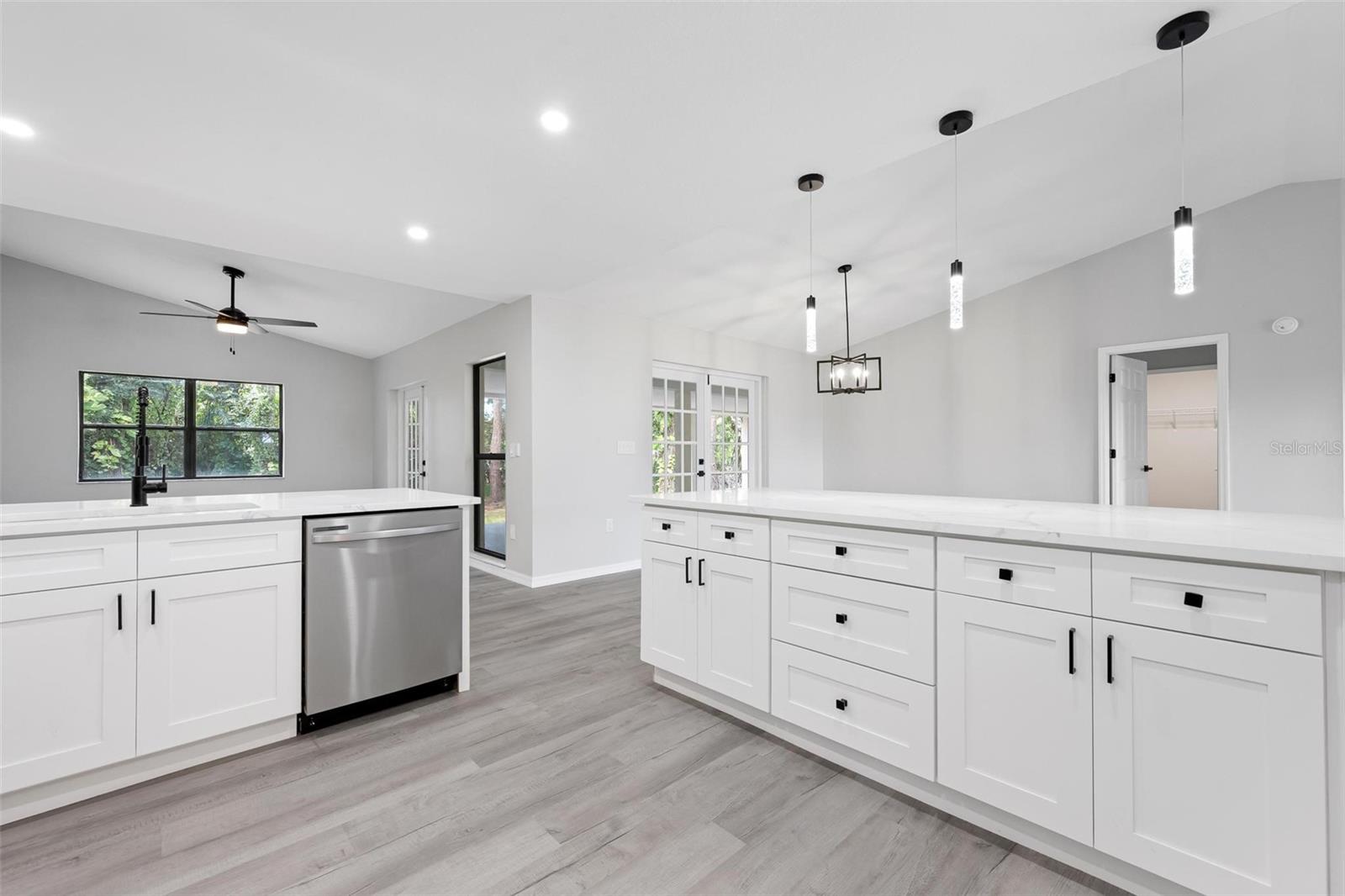 172 SHADY PINE LN — photo 8
