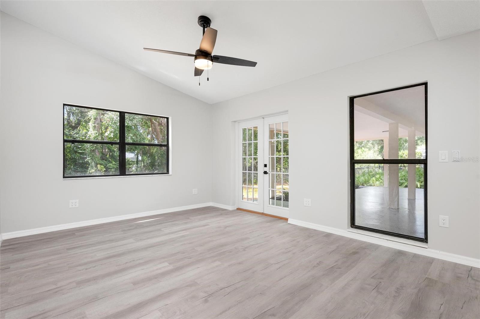 172 SHADY PINE LN — photo 11