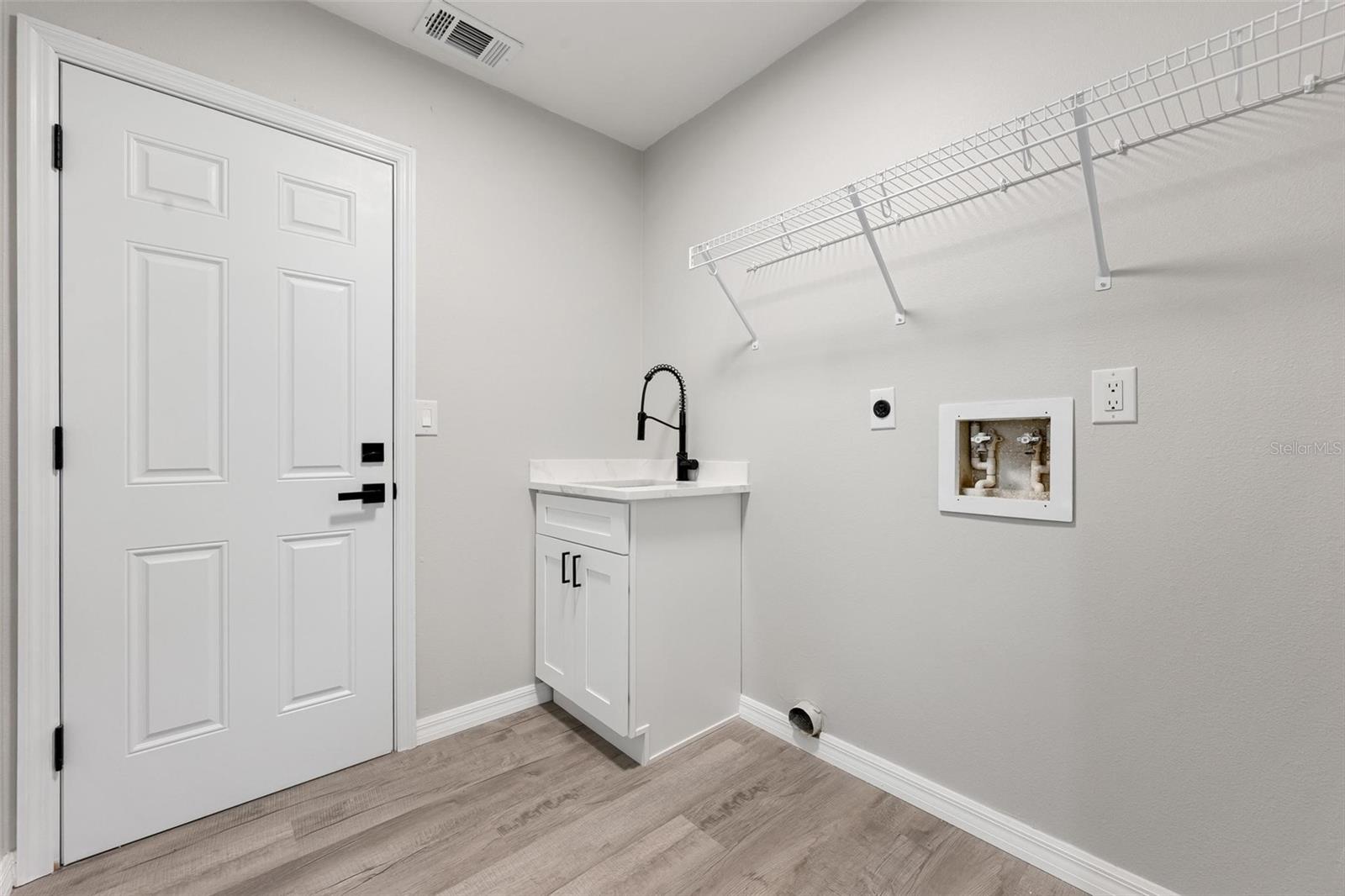 172 SHADY PINE LN — photo 23