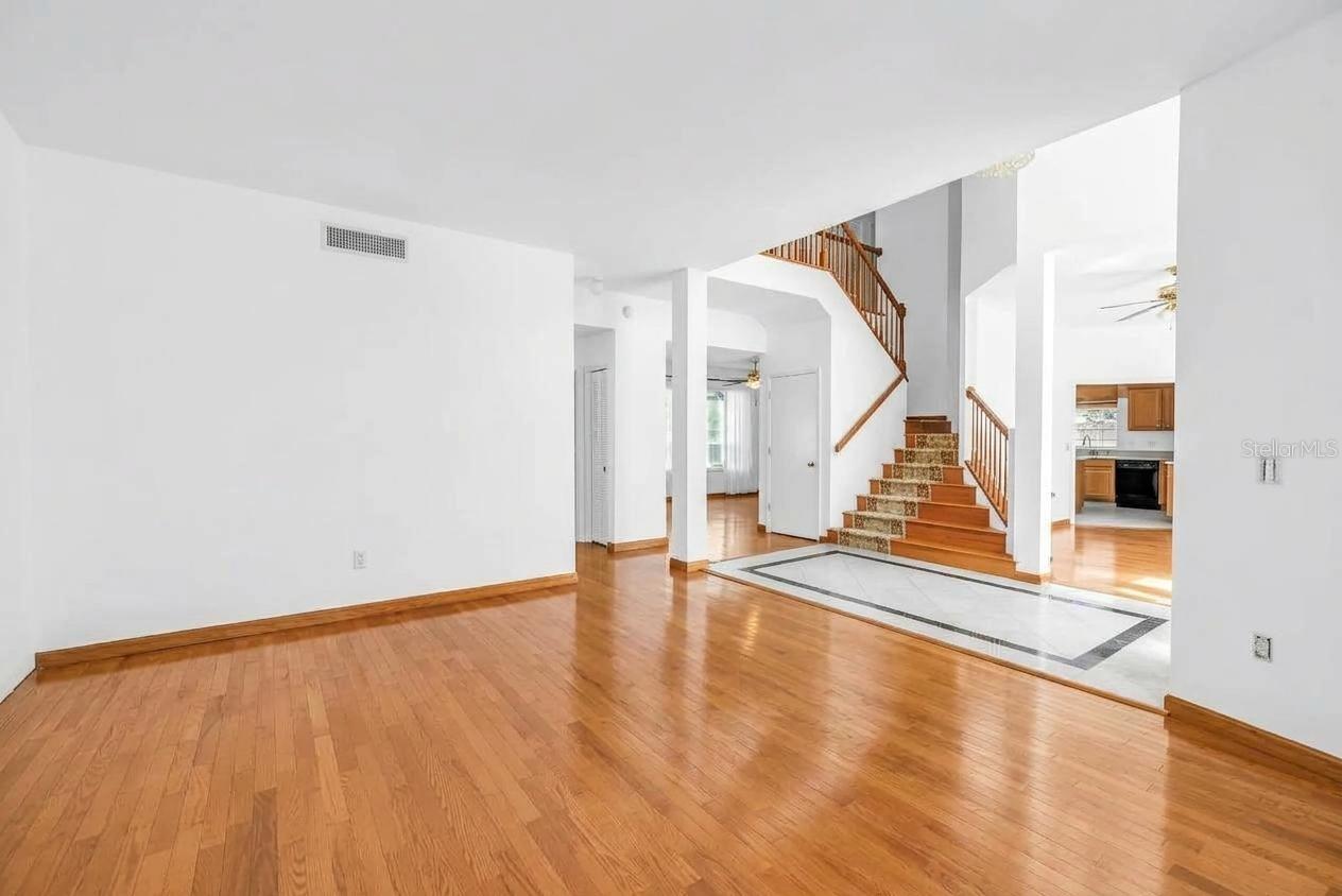 10210 VISTA POINTE DR — photo 16