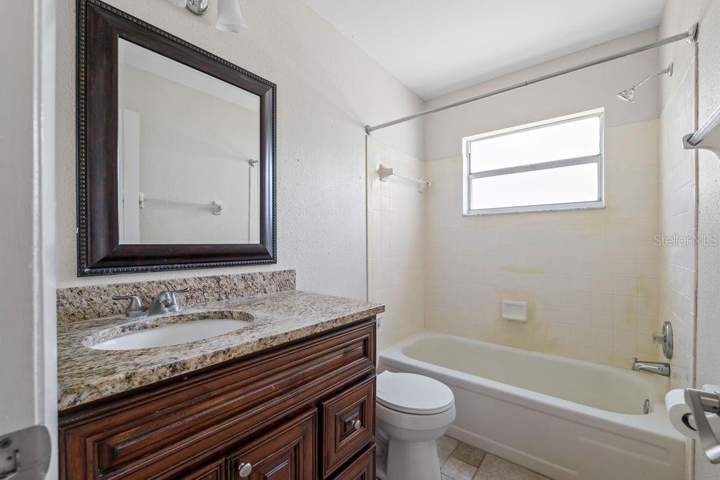 7504 N SANIBEL CIR — photo 20