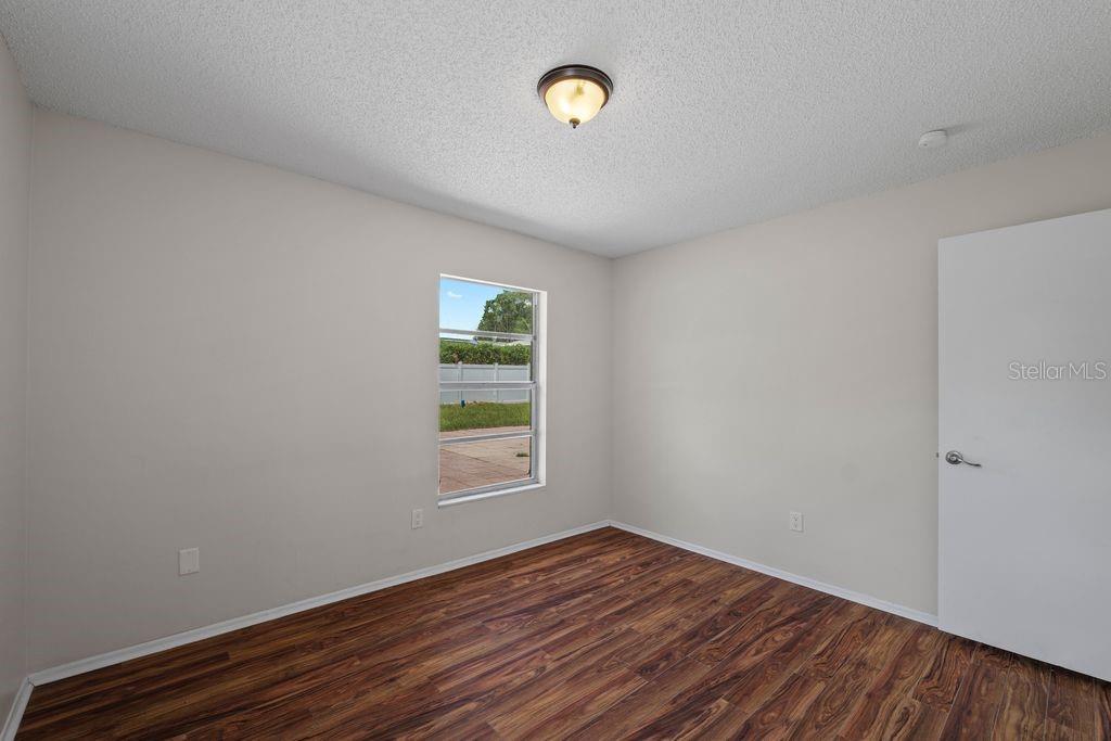 7504 N SANIBEL CIR — photo 9