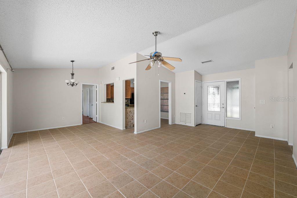 7504 N SANIBEL CIR — photo 30
