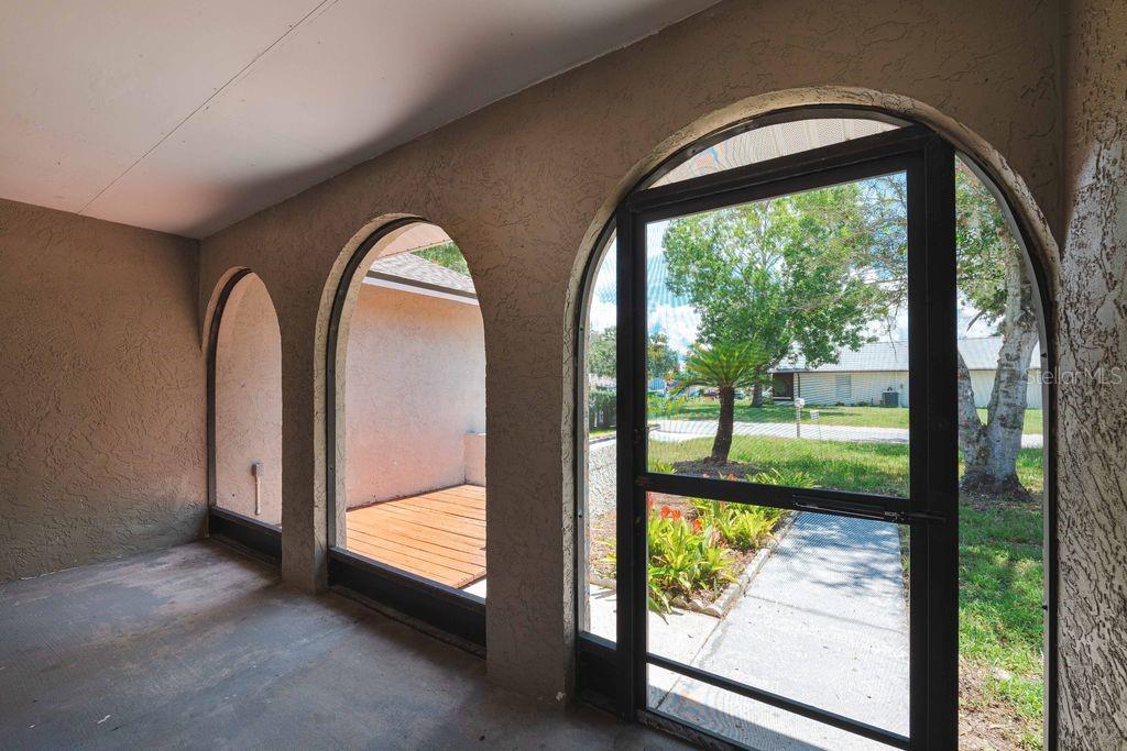 7504 N SANIBEL CIR — photo 23