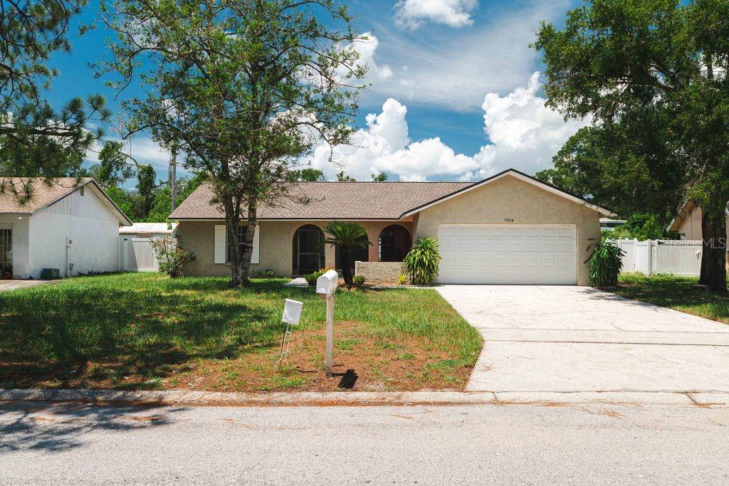 7504 N SANIBEL CIR — photo 32