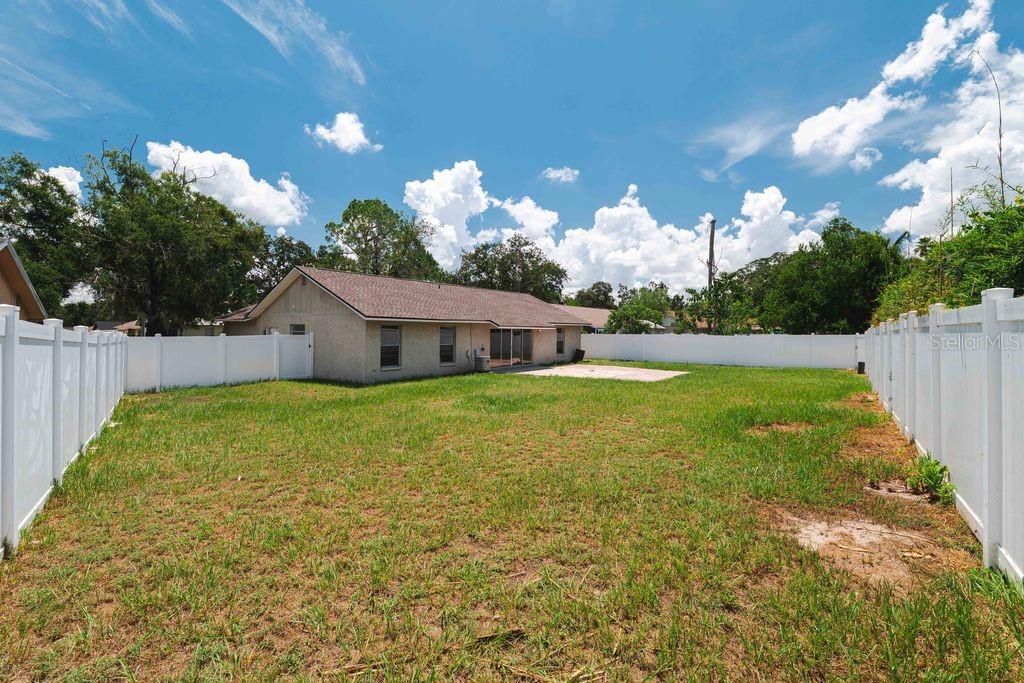 7504 N SANIBEL CIR — photo 15