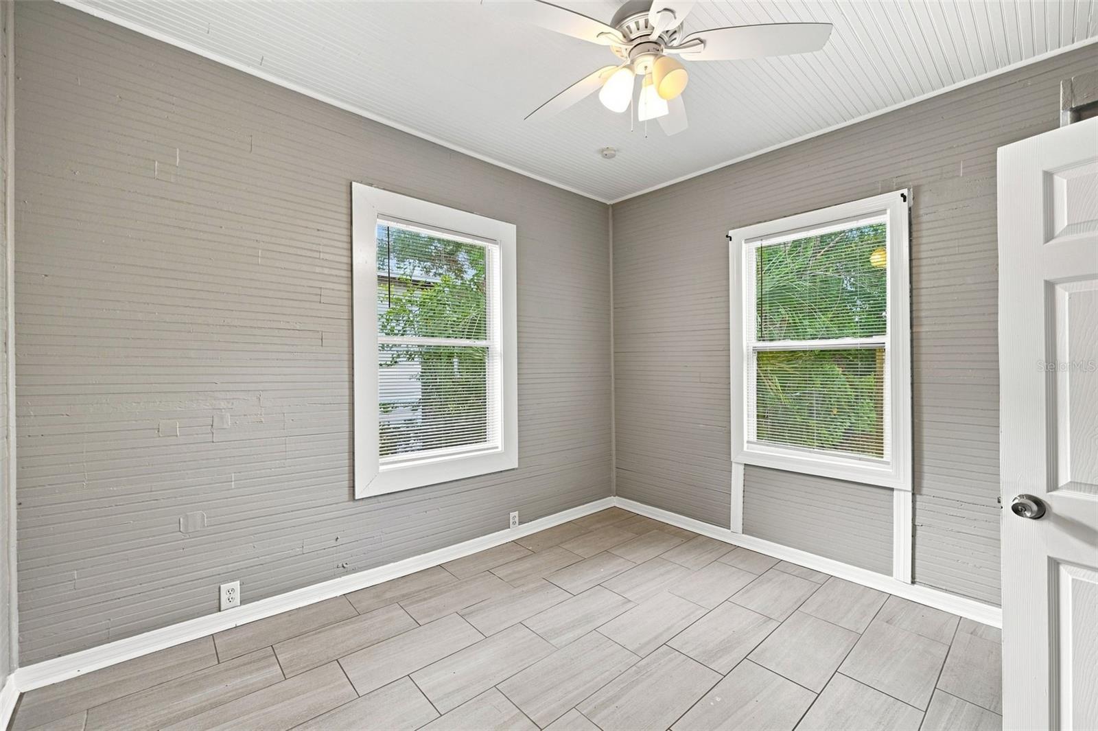 1609 E LAKE AVE — photo 21