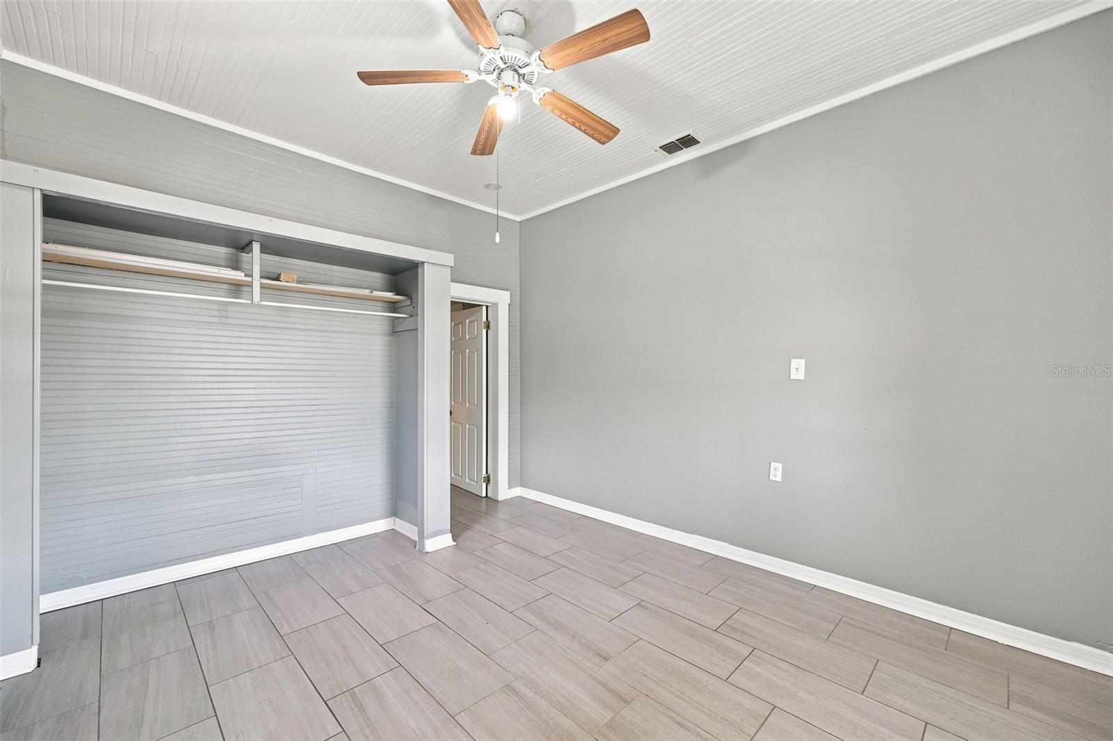 1609 E LAKE AVE — photo 14