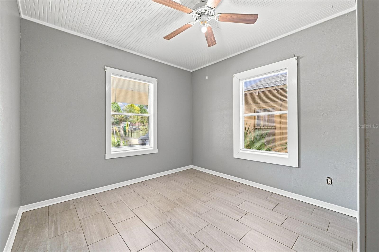1609 E LAKE AVE — photo 11