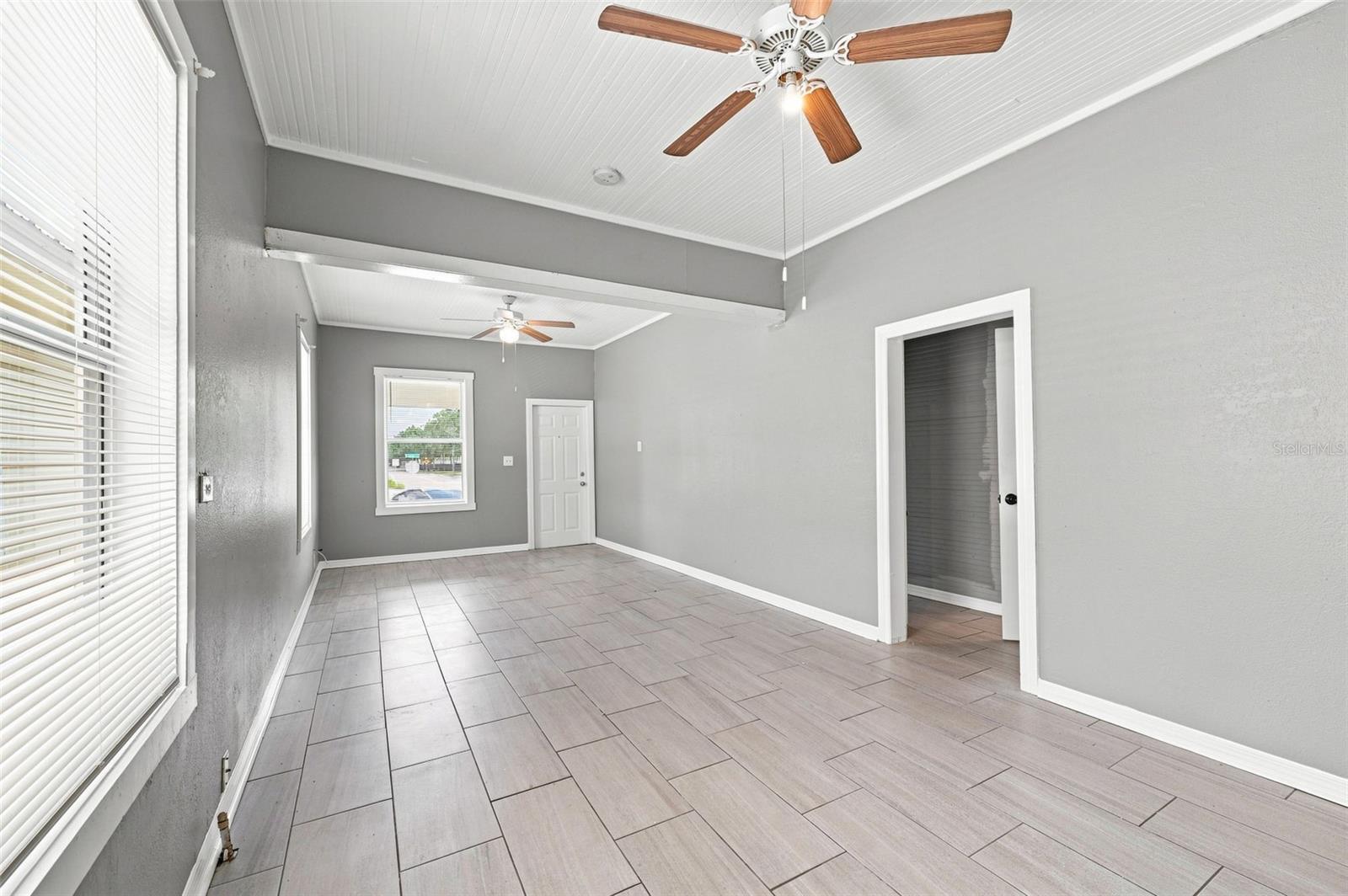 1609 E LAKE AVE — photo 6