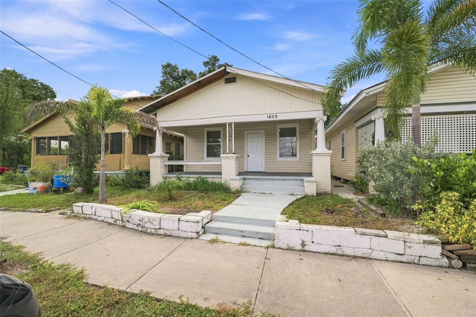 1609 E LAKE AVE — photo 2