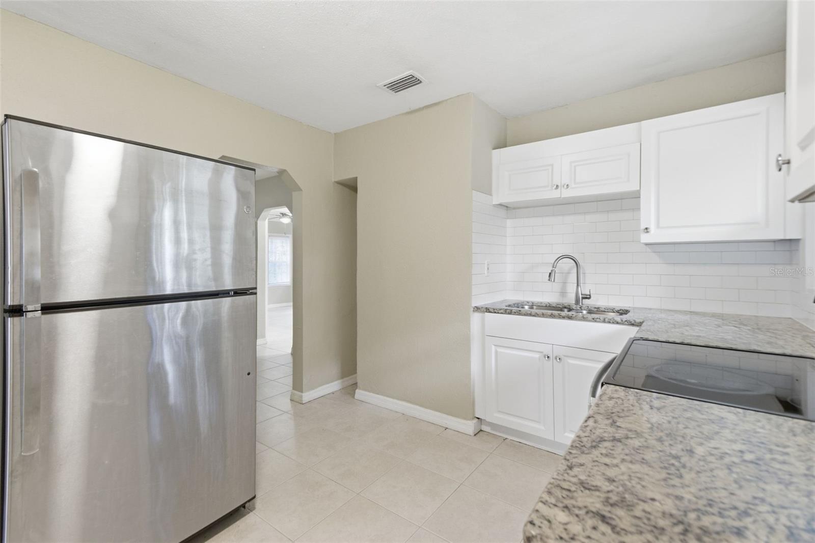 4209 N DOWNING AVE — photo 20