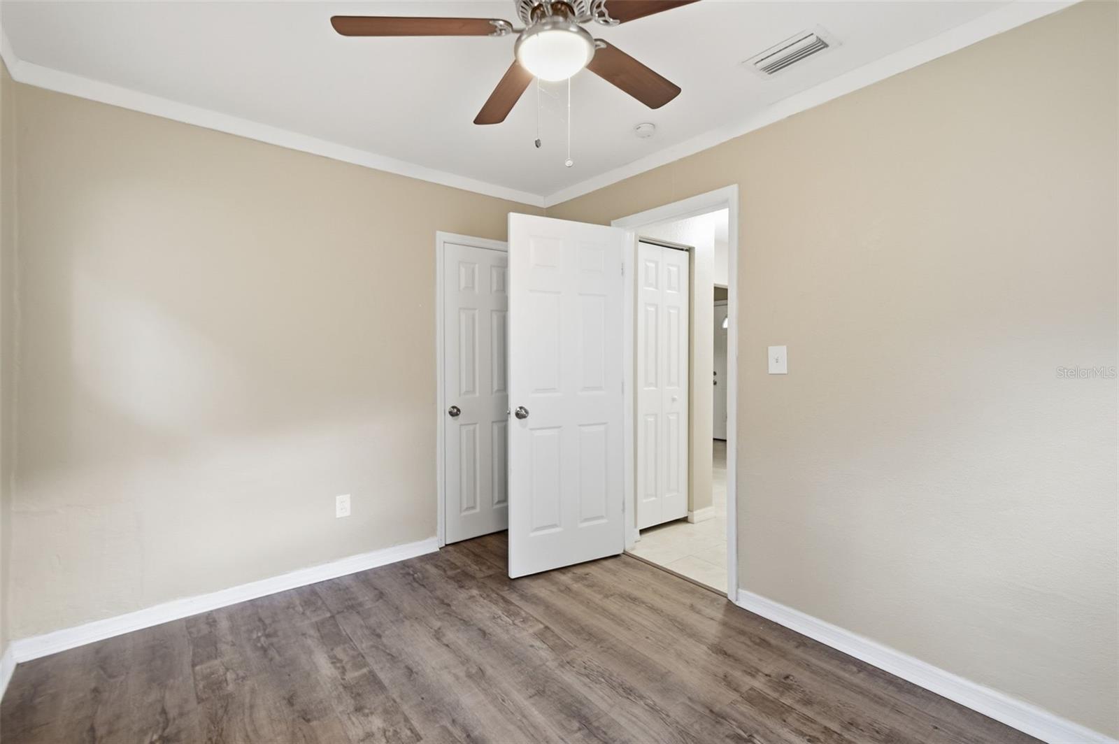 4209 N DOWNING AVE — photo 25