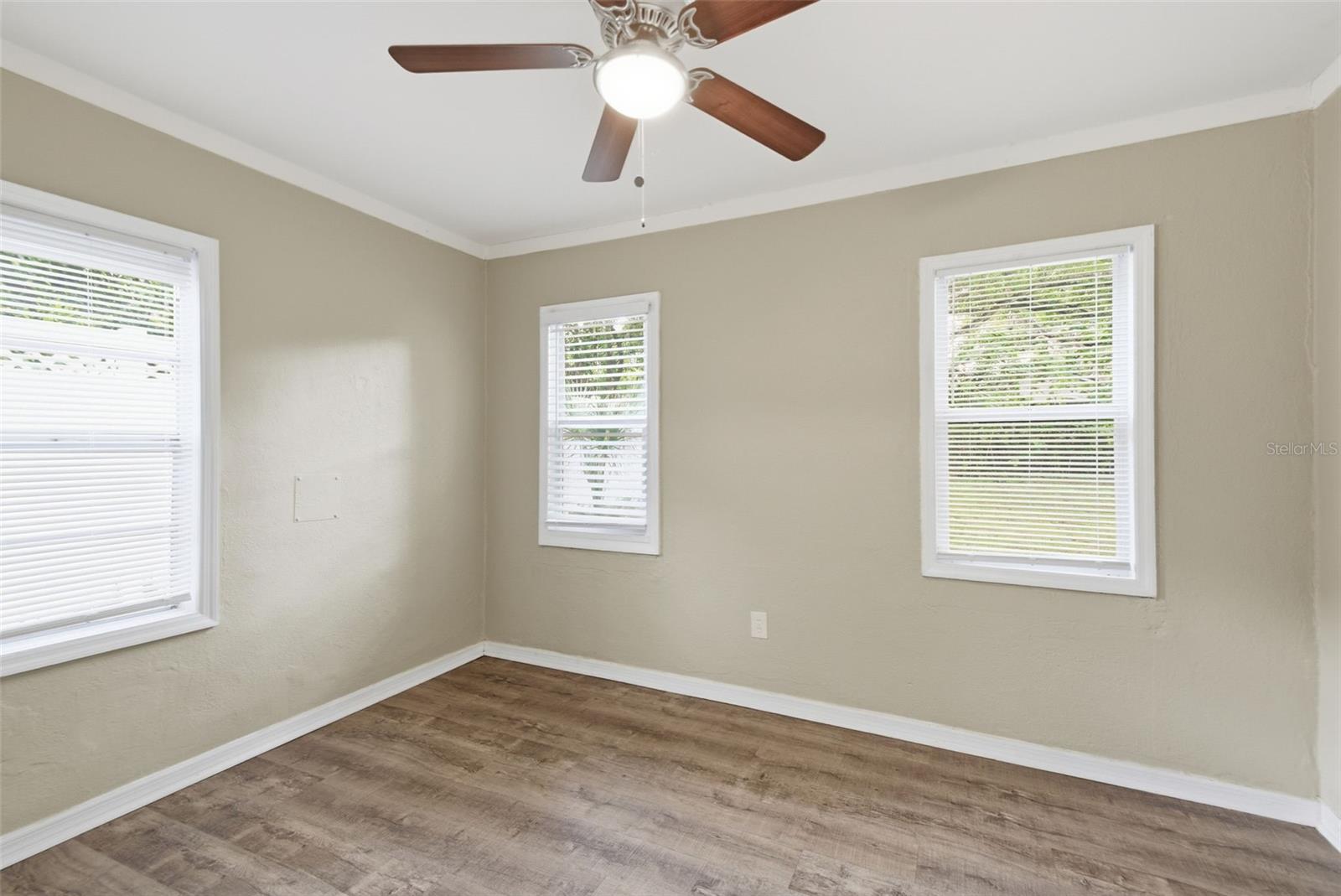 4209 N DOWNING AVE — photo 23