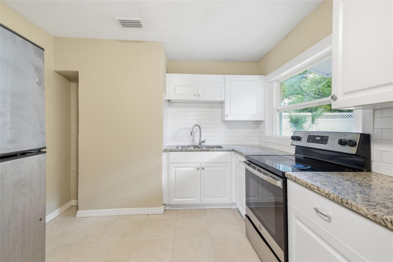 4209 N DOWNING AVE — photo 18