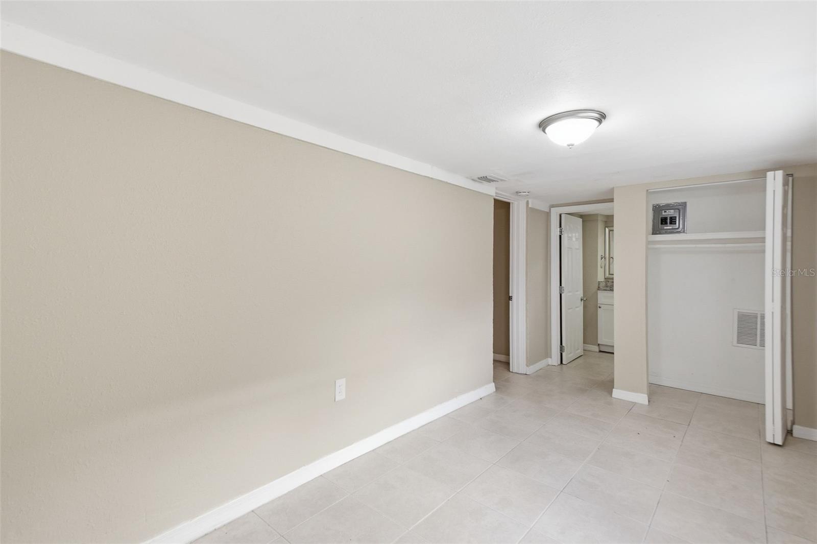 4209 N DOWNING AVE — photo 36