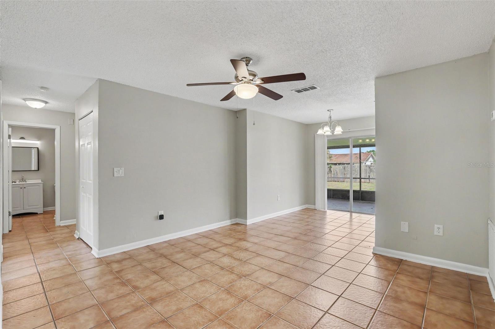 1019 AXLEWOOD CIR — photo 9