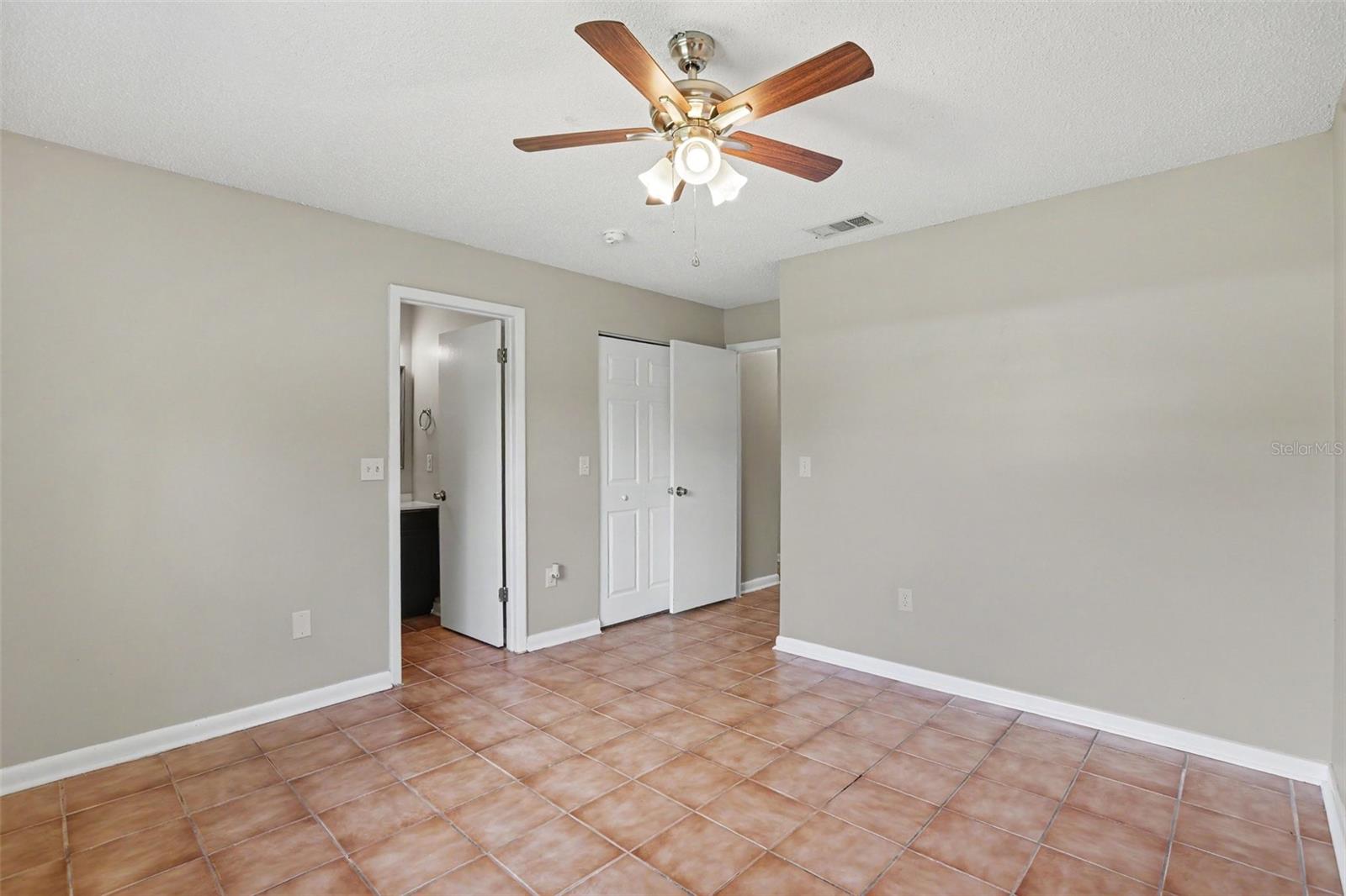 1019 AXLEWOOD CIR — photo 5