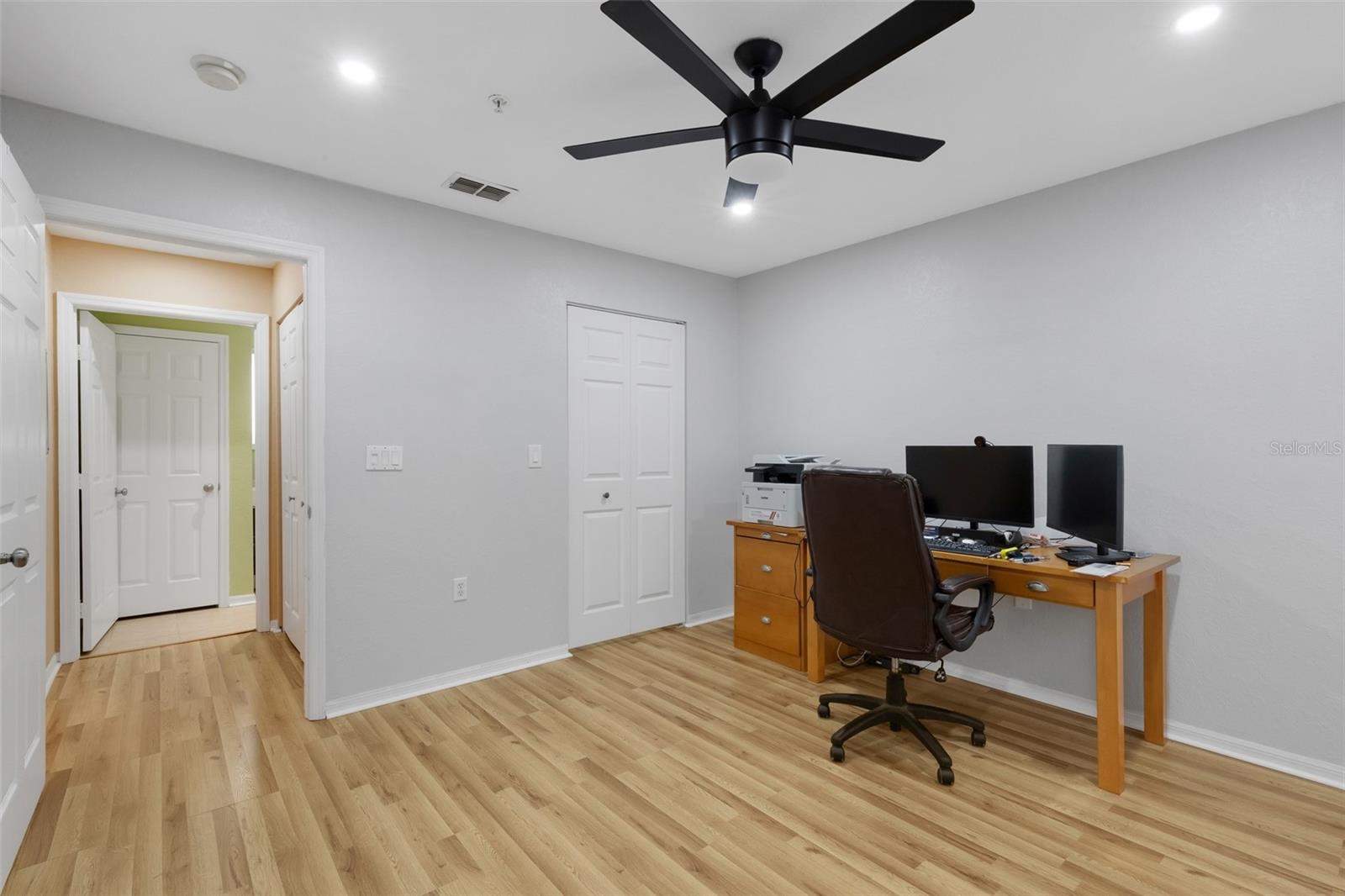 8809 MANOR LOOP #101 — photo 32