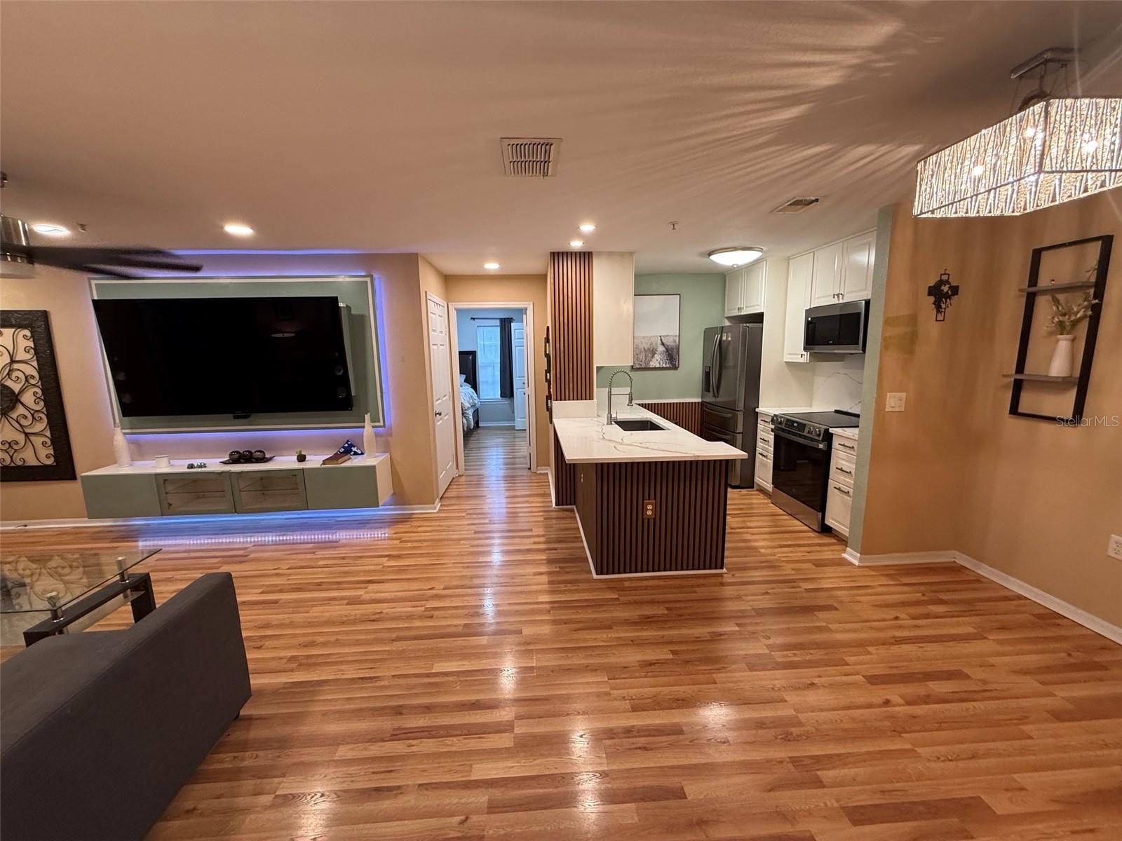 8809 MANOR LOOP #101 — photo 12