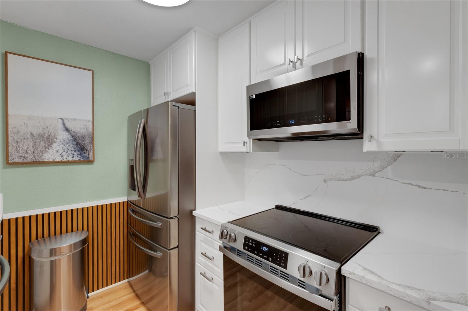 8809 MANOR LOOP #101 — photo 17