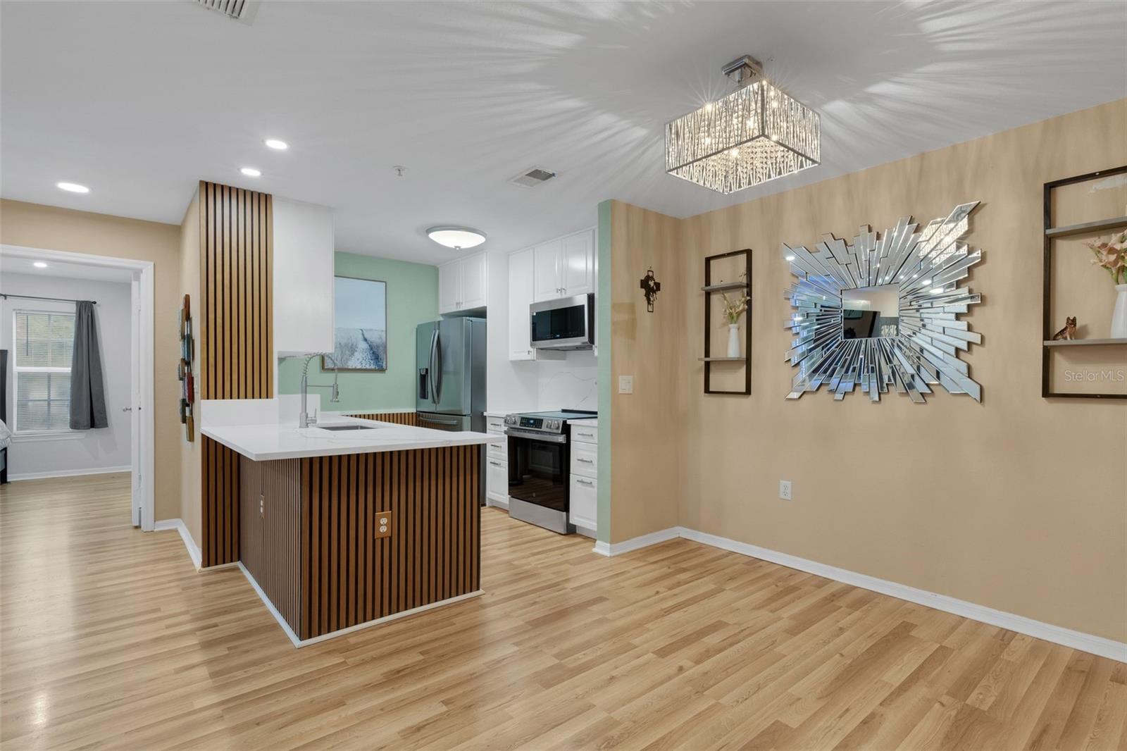 8809 MANOR LOOP #101 — photo 10