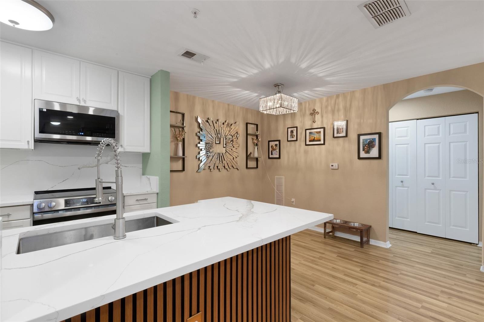 8809 MANOR LOOP #101 — photo 13